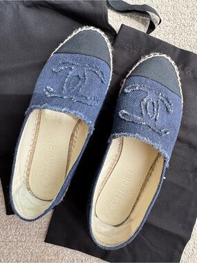 Chanel Navy Espadrille Flats with Black Cap Toe size 36
